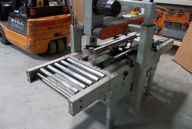 Zaklejarka kartonów 3M (95) Zaklejarka do kartonów, sprawna technicznie, zaklejanie tylko od dołu. 